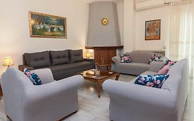 Classical 2 Bd Beauty Apt In Peaceful Chalandri